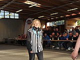 die Frau Schiedsrichter