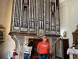 Schau, Burkhard, die Orgel hot 17 Register....